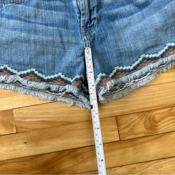 Lucky brand Jean Shorts Women size 6/28 Riley Short with knitted design - Picture 2 of 11